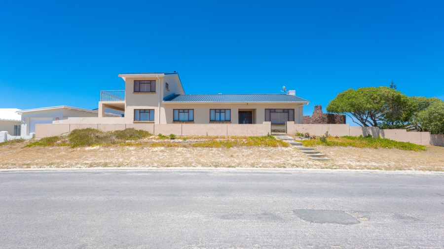 6 Bedroom Property for Sale in Struisbaai Western Cape